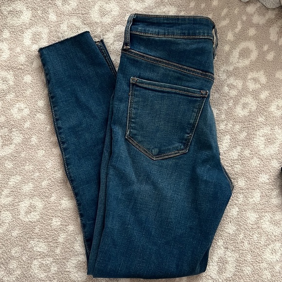 Old Navy Jeans - Picture 2 of 4